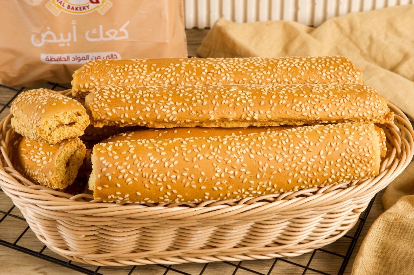 Long Crunchy Sesame Cakes