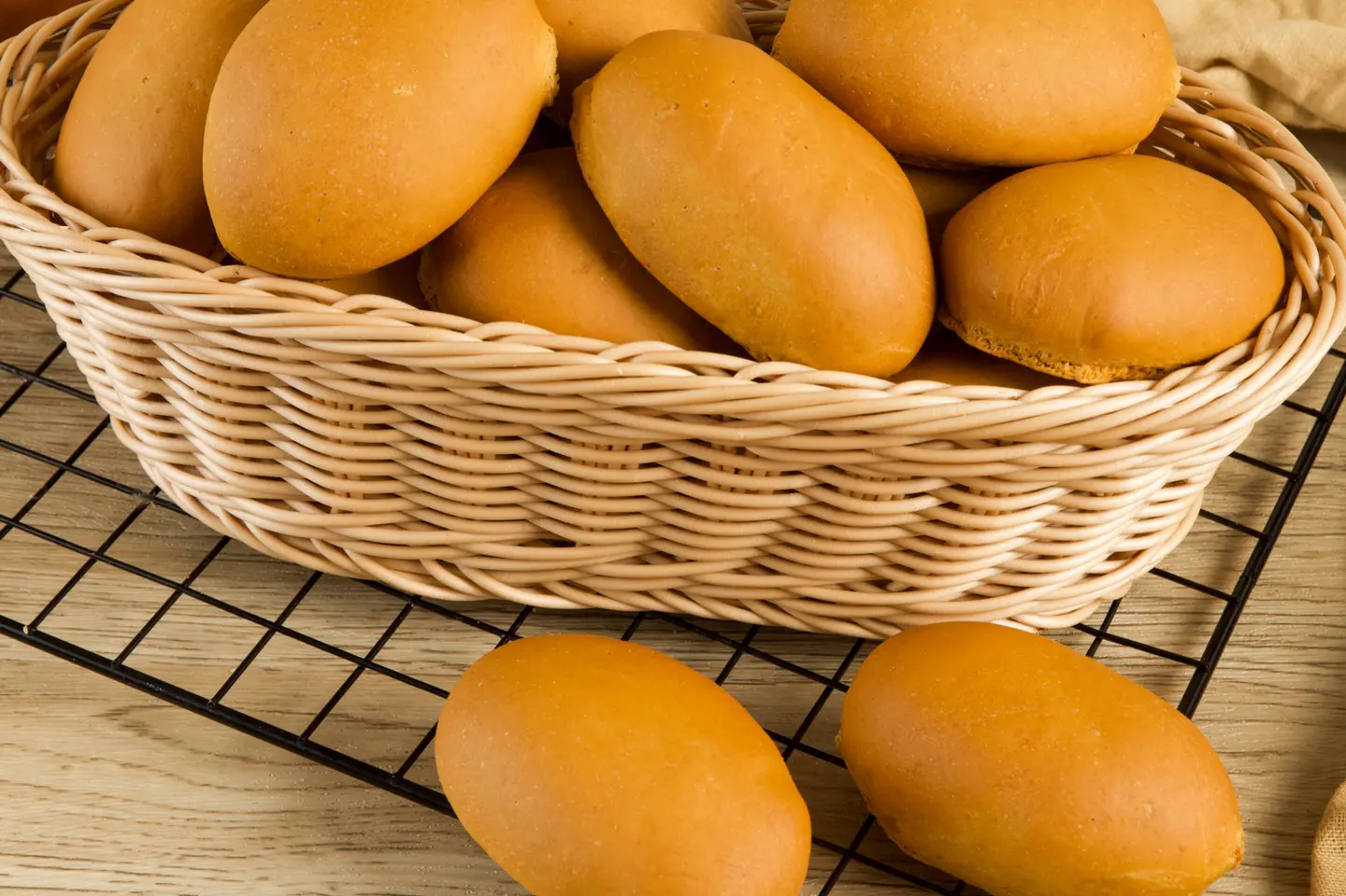 كعك مقرمش بيضاوي بالسمسم