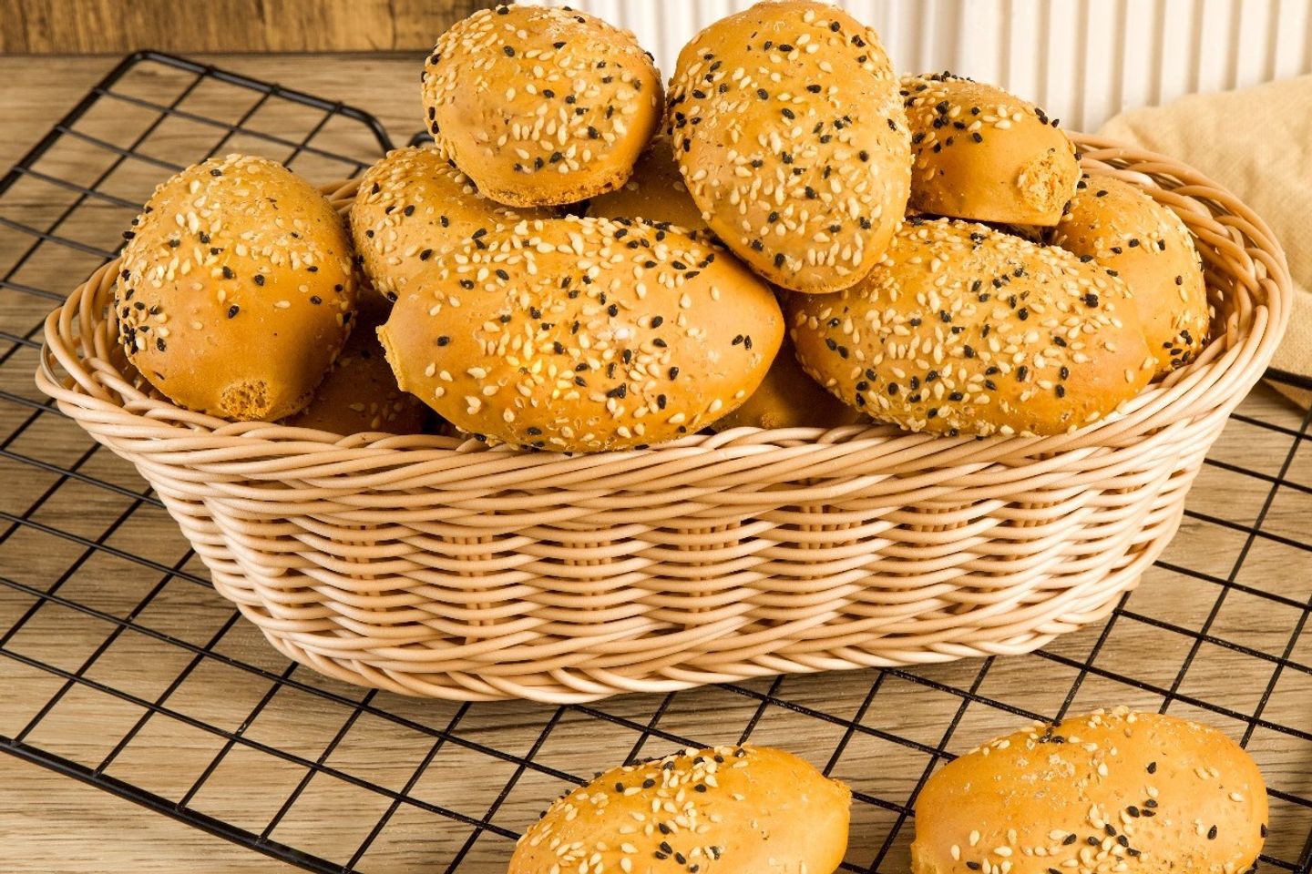 Crunchy Oval Cakes With Sesame And Black Seeds