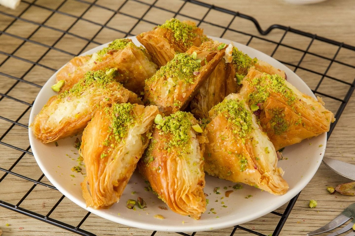 Gelash Chips Stuffed With Cream