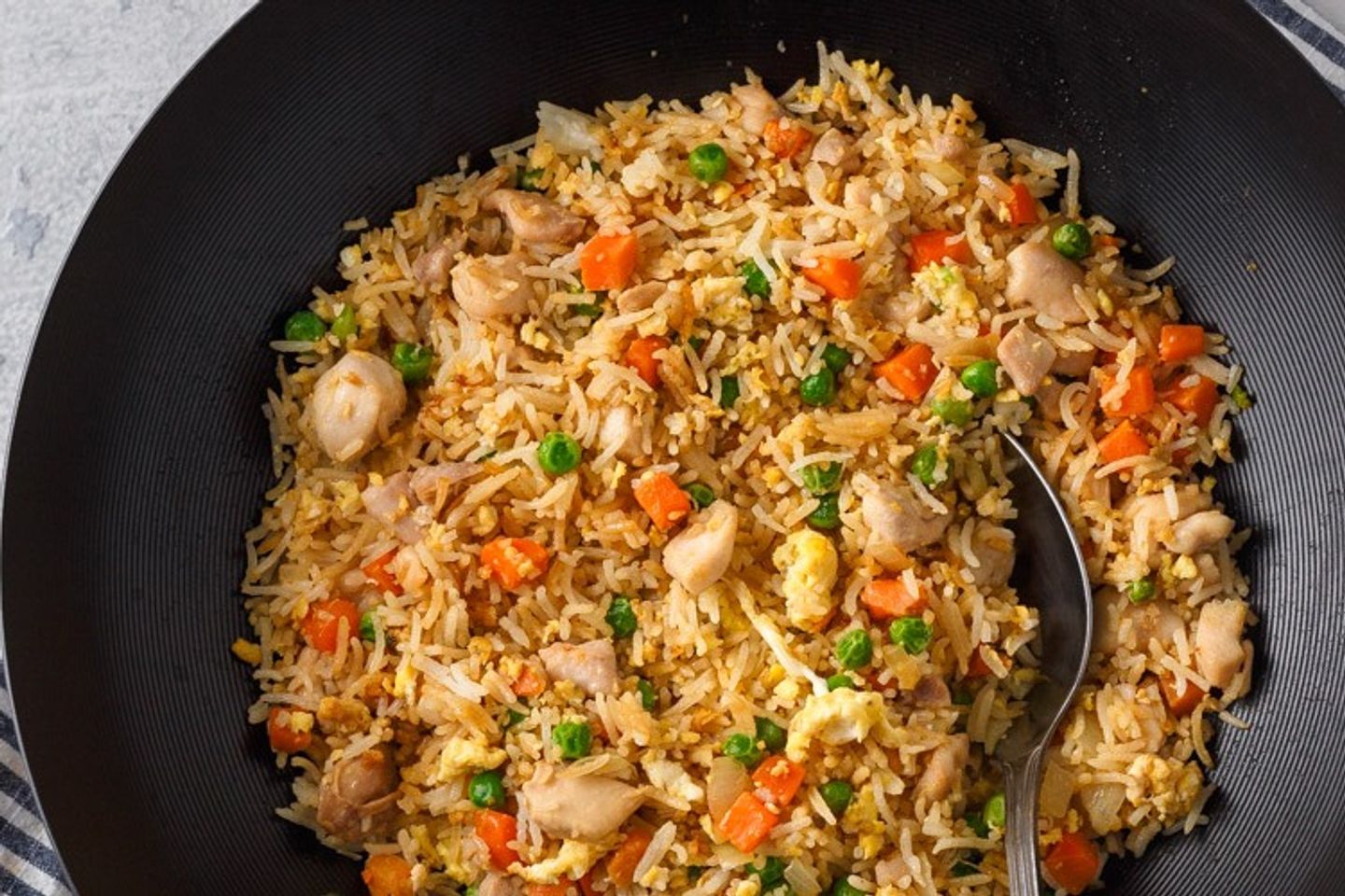 أرز مقلي بالدجاج