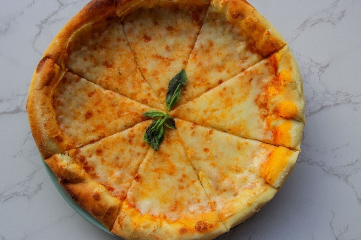 بيتزا الاجبان الاربعة