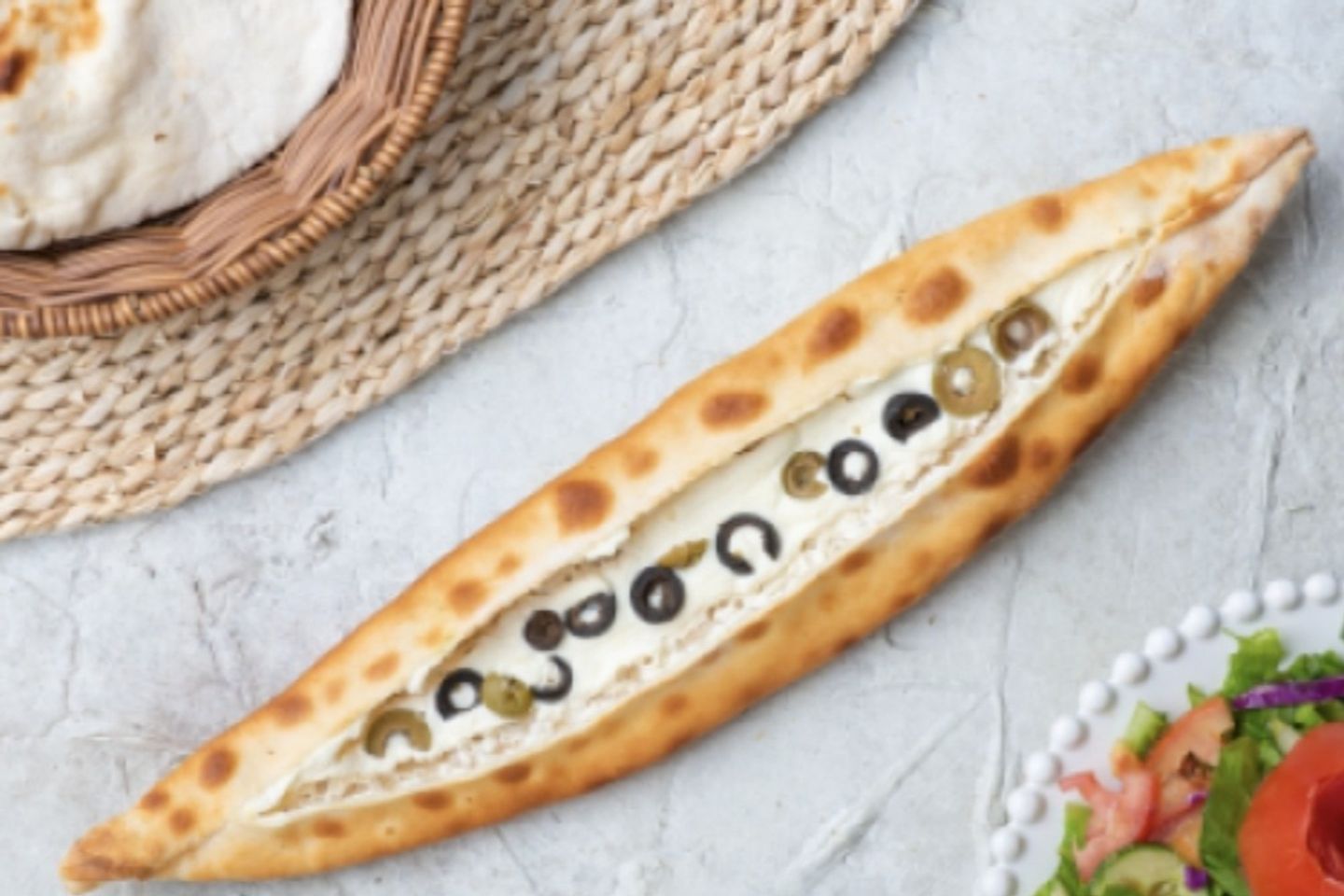 فطيرة لبنة زيتون