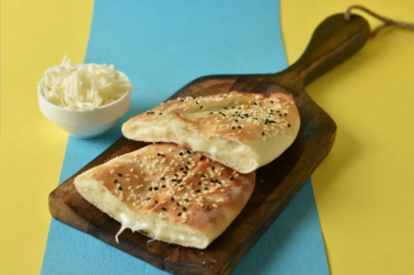 فطيرة شيش طاووق بالجبن