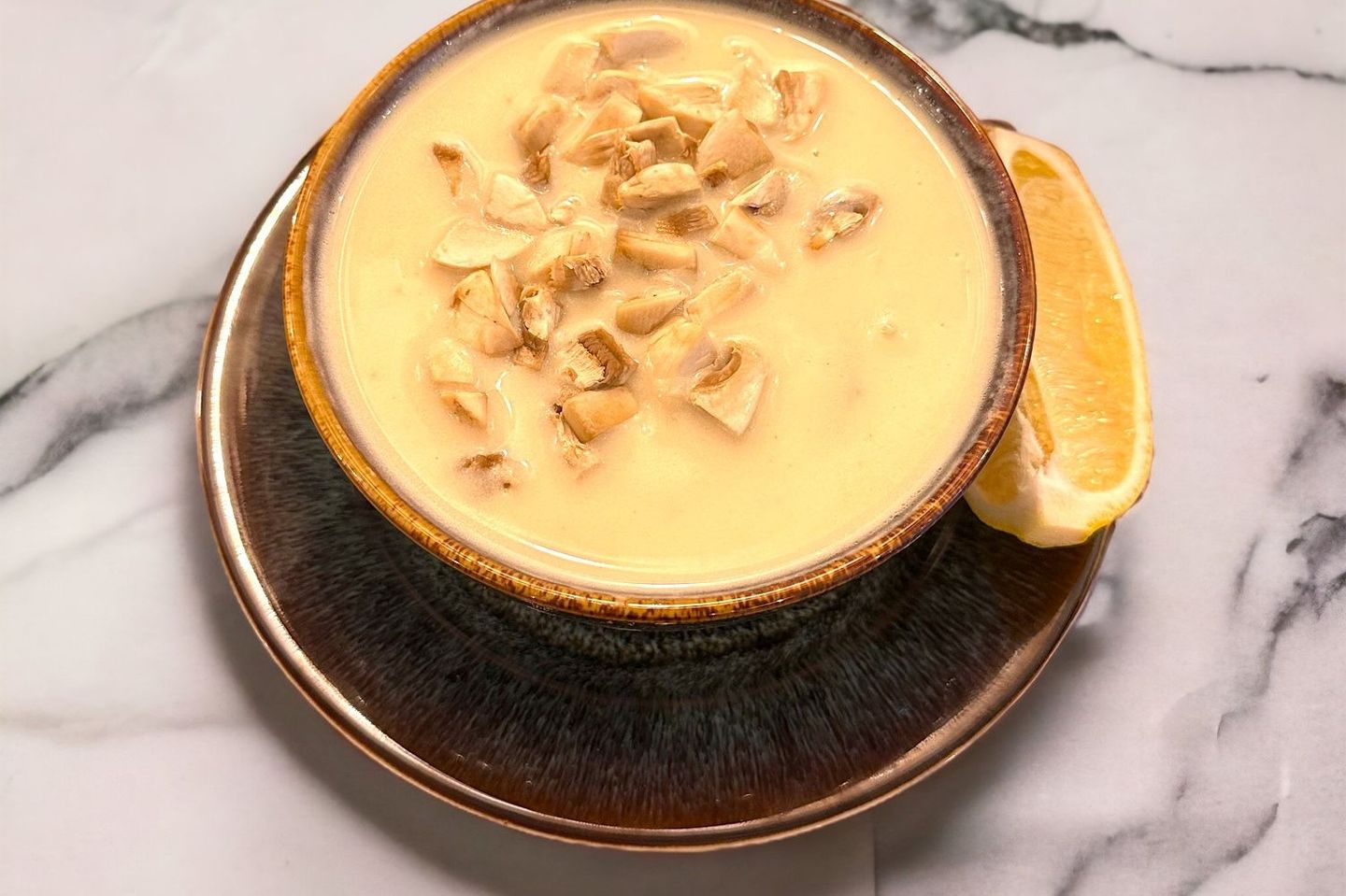 شوربة بحرية بالكريمة