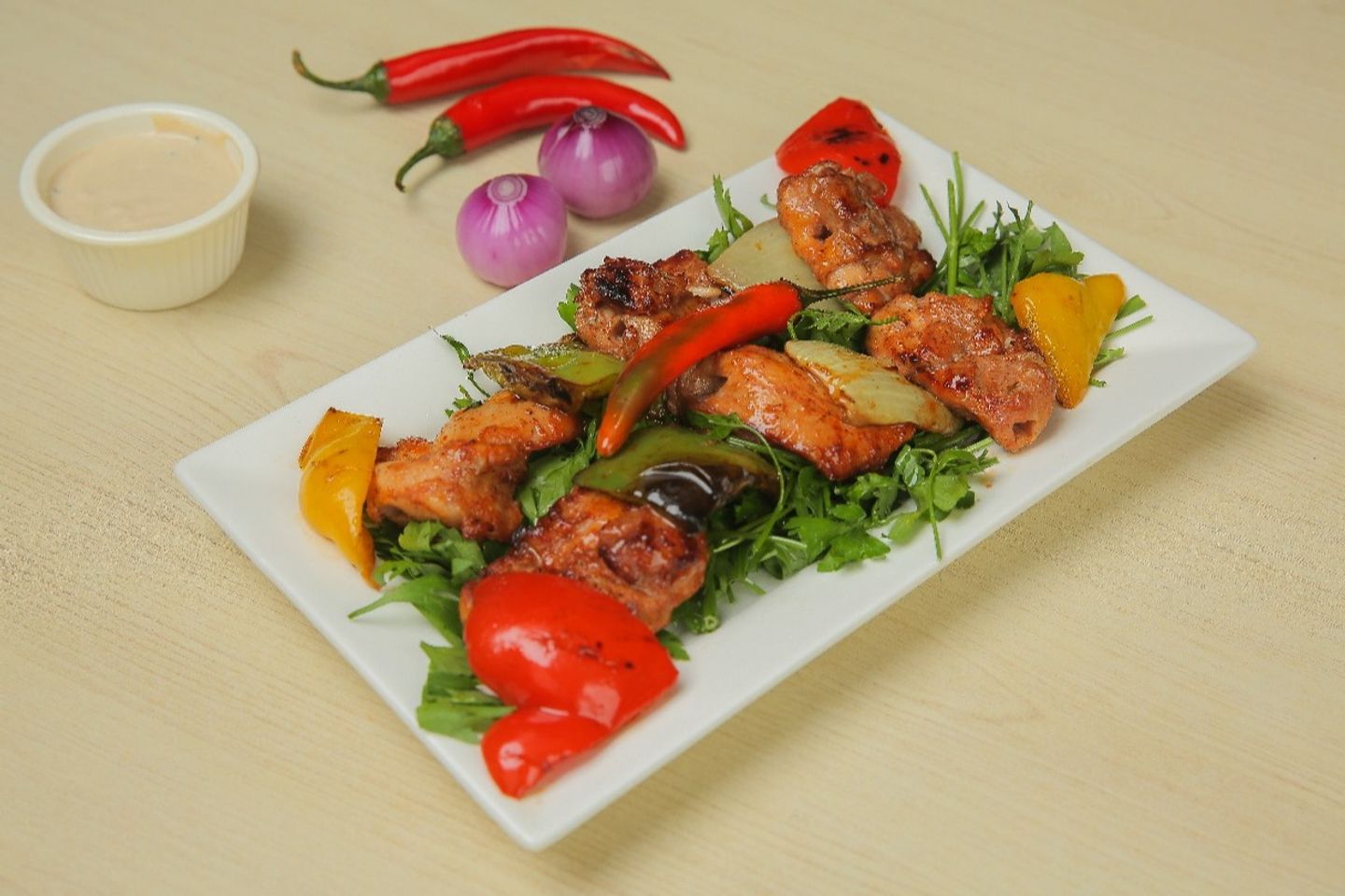 طبق شيش طاووق