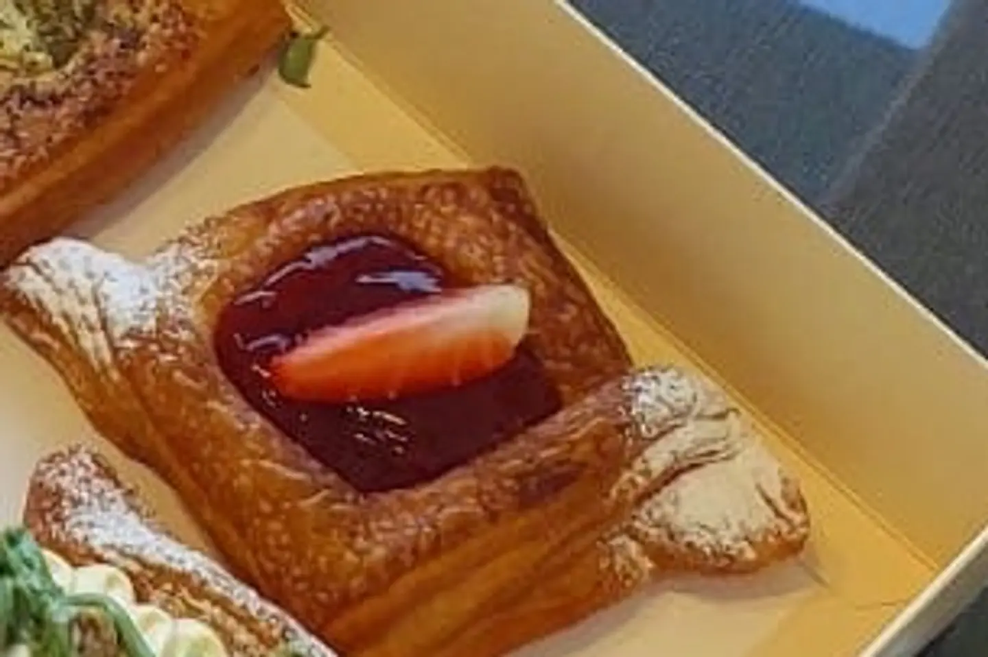 دانيش توت احمر