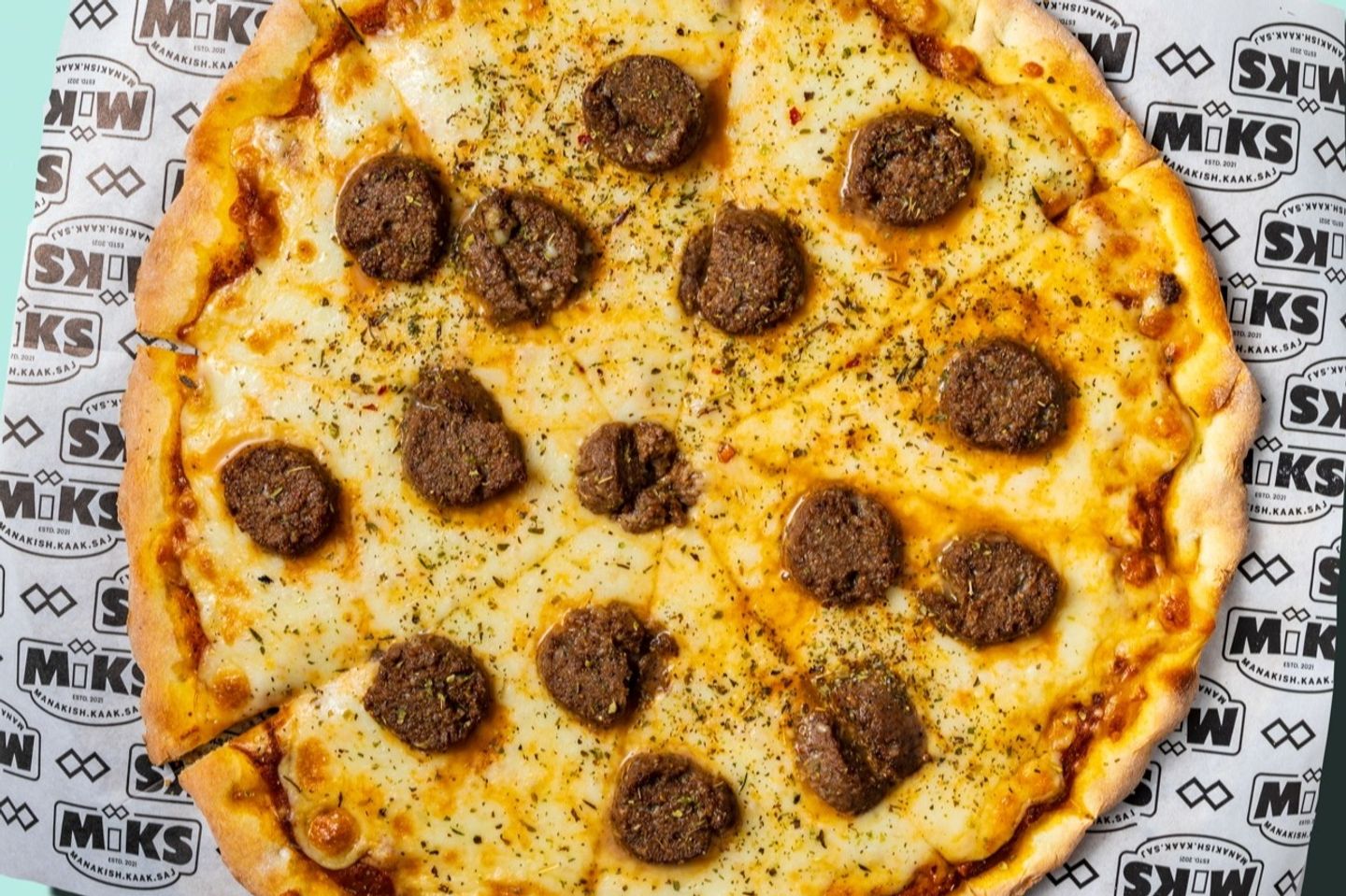 Sujuk Pizza