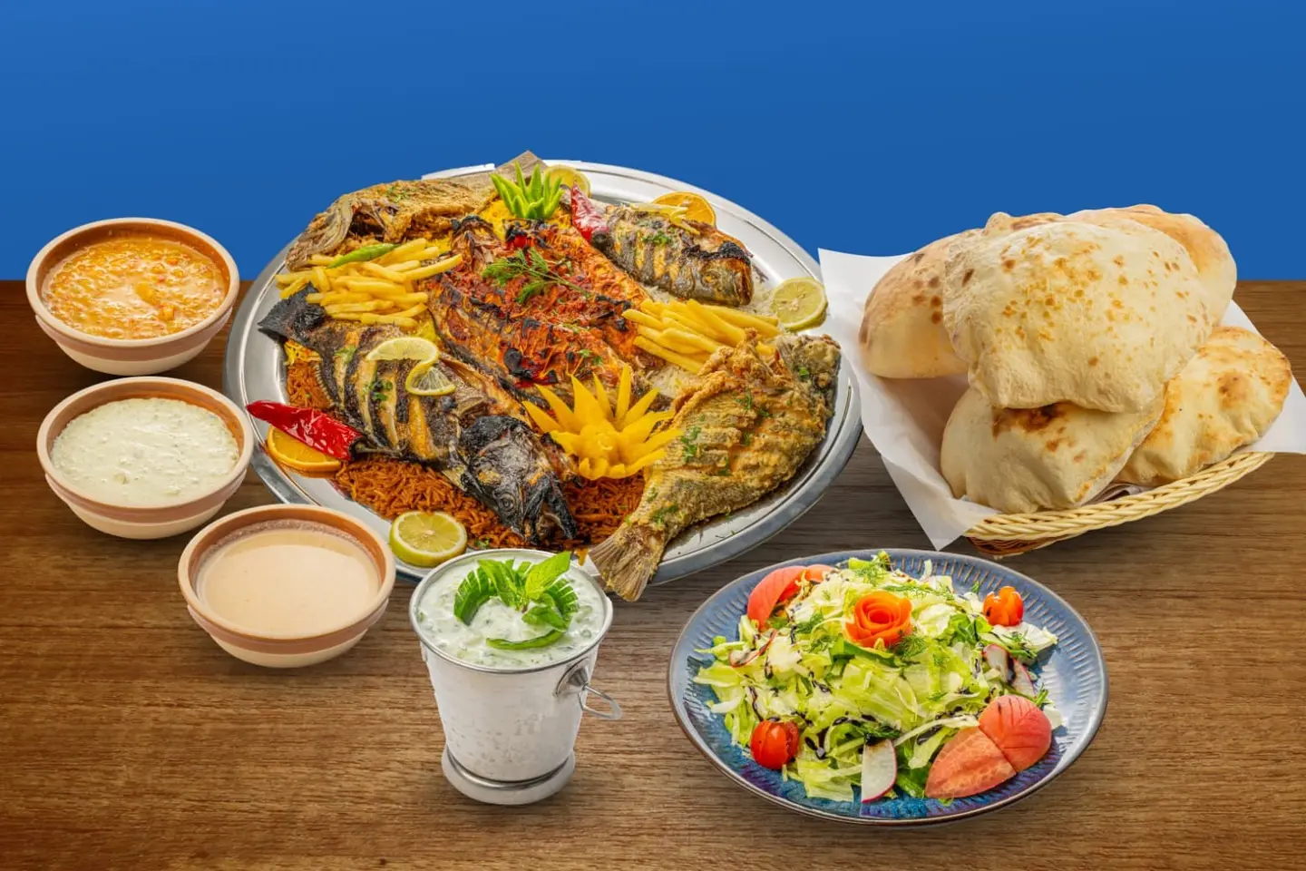 عرض صحن سمك عائلي ٥حبات