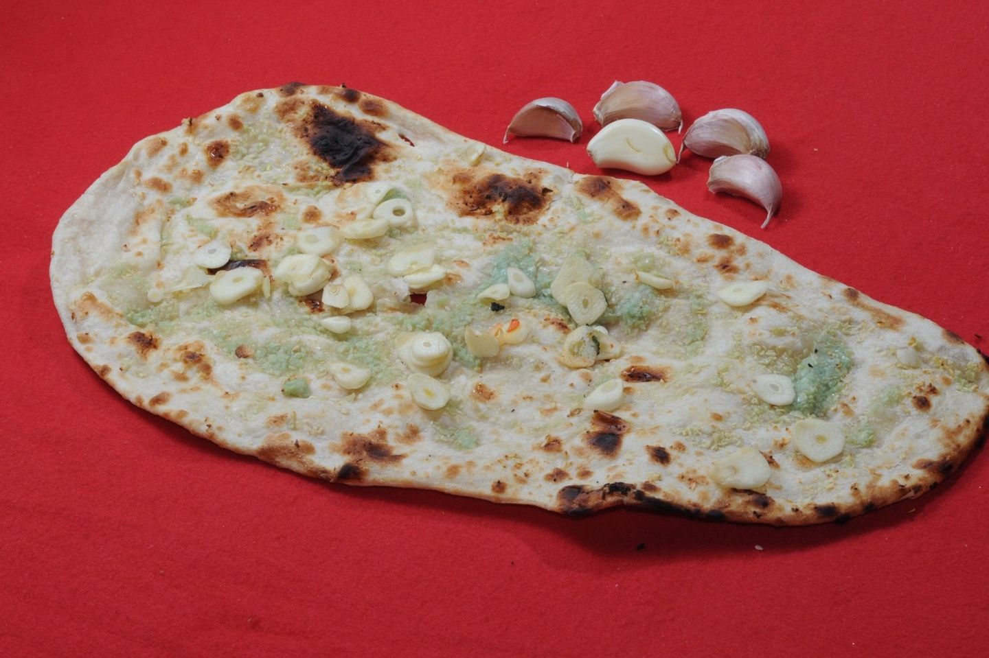 خبز نان بالثوم