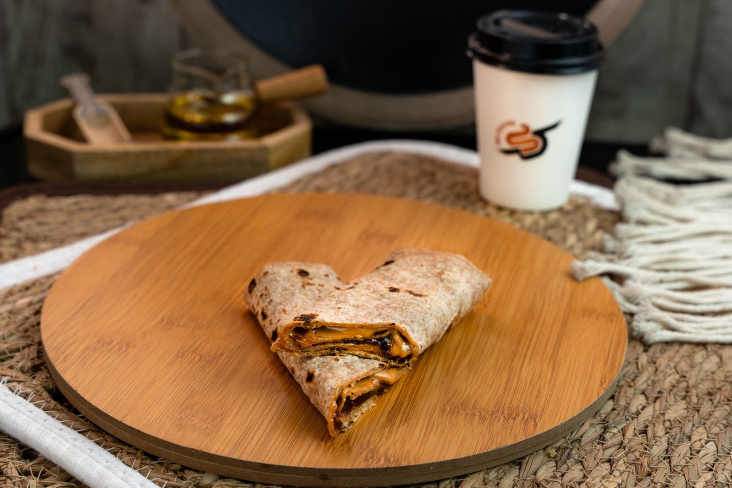 فطيرة زبدة الفول مع مربى