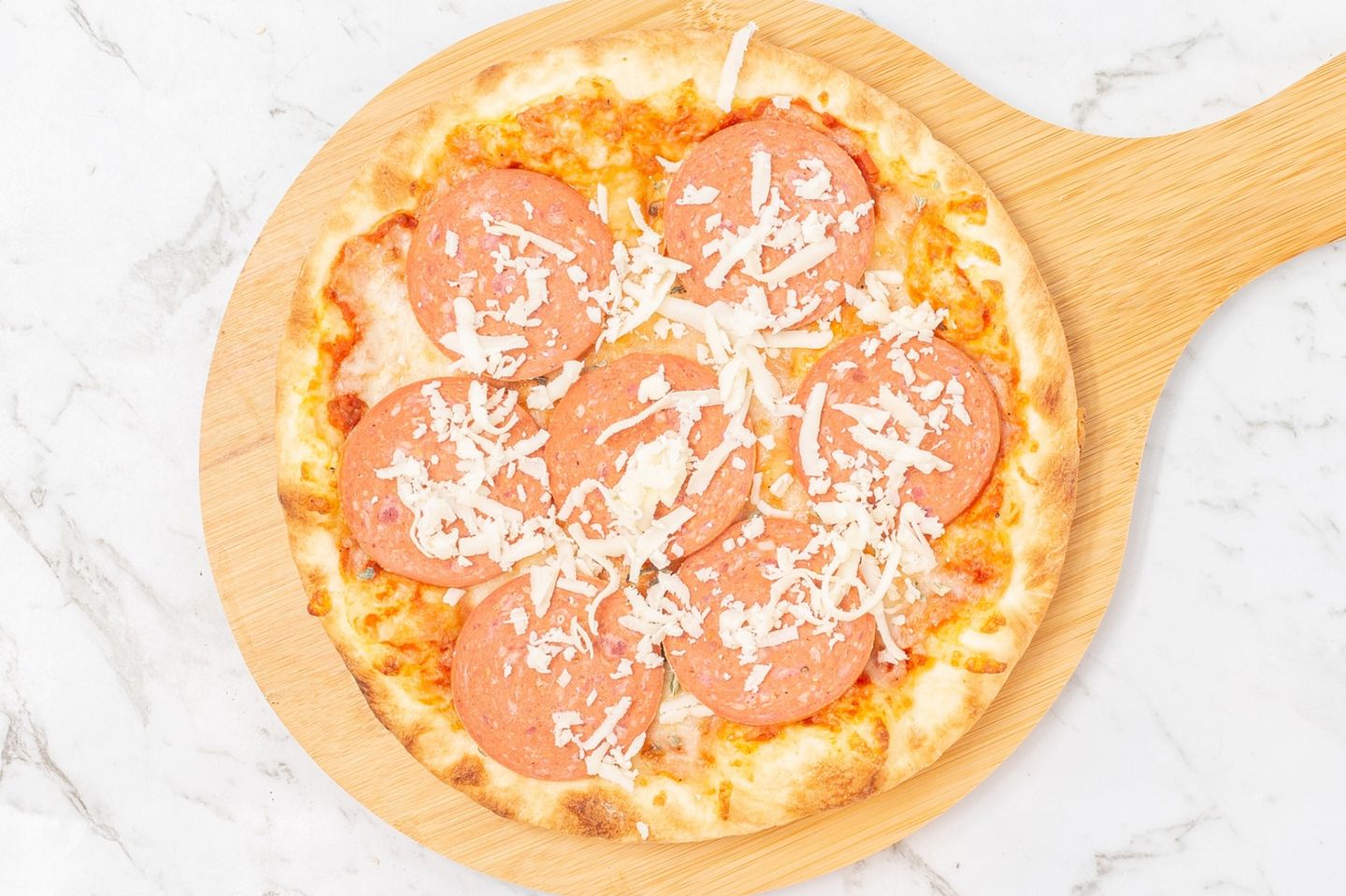 Pepperoni With Cheese And Sauce Manakeesh