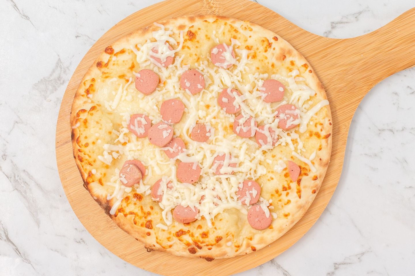 Cheese With Hot Dog And Sauce Manakeesh