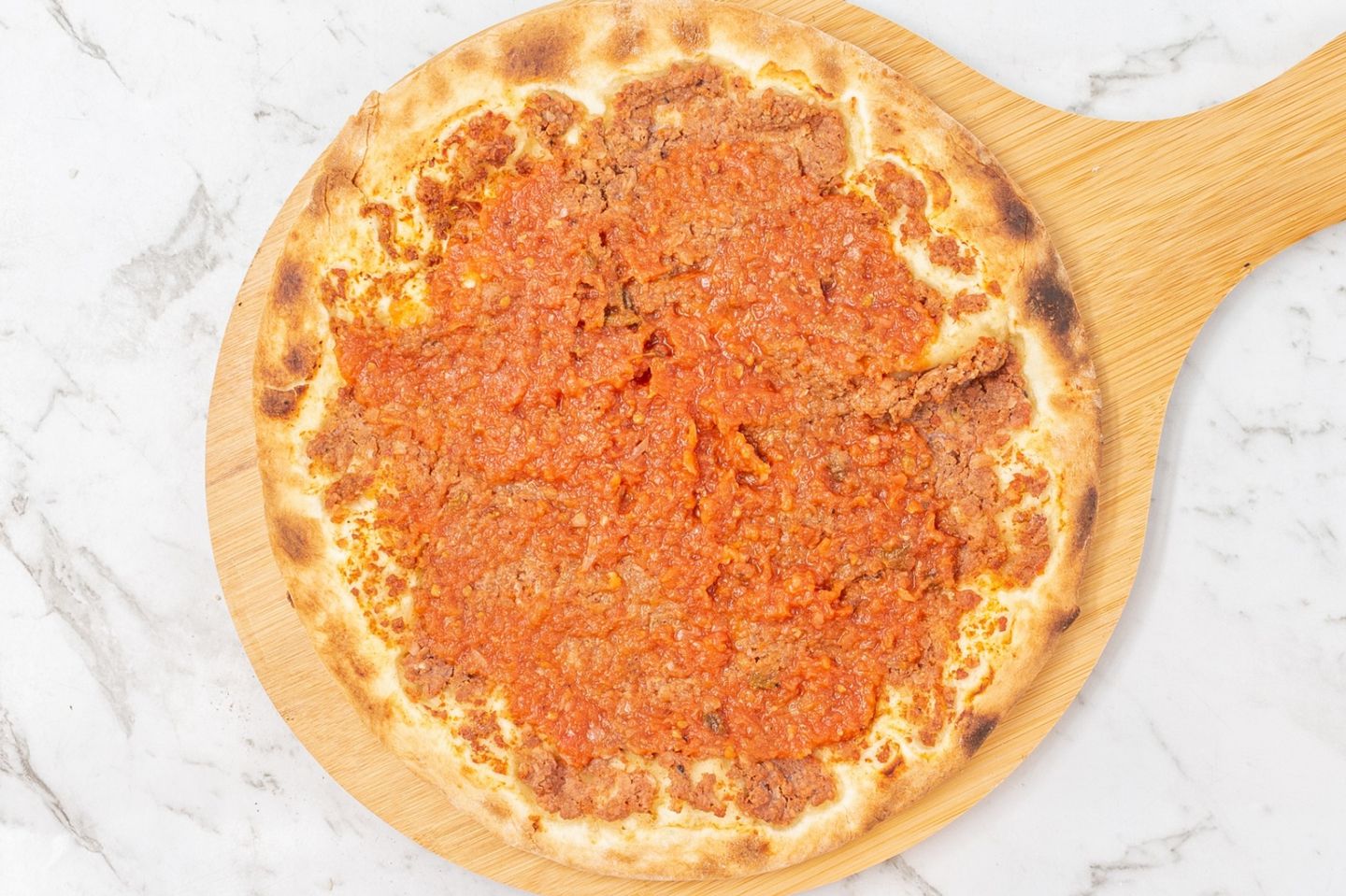 Meat With Sauce Manakeesh
