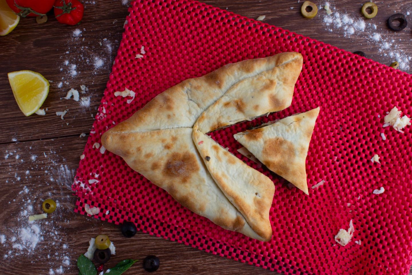 مناقيش سبانخ مع الجبنة