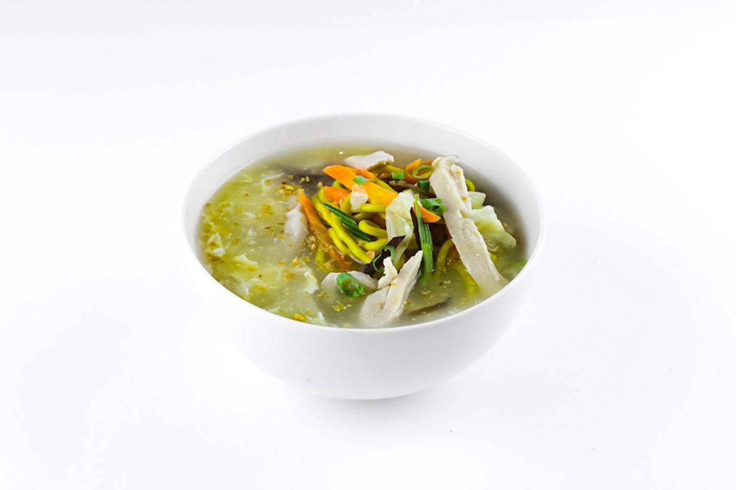 شوربة نودلز بالدجاج
