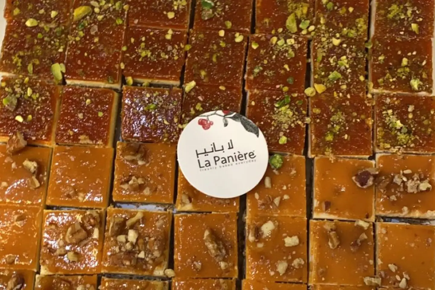 بايتس حلوى وتمر
