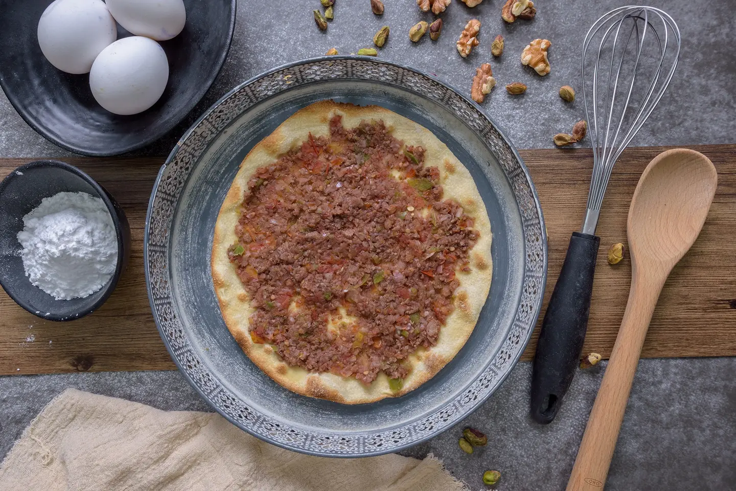 فطيرة لحم طازج