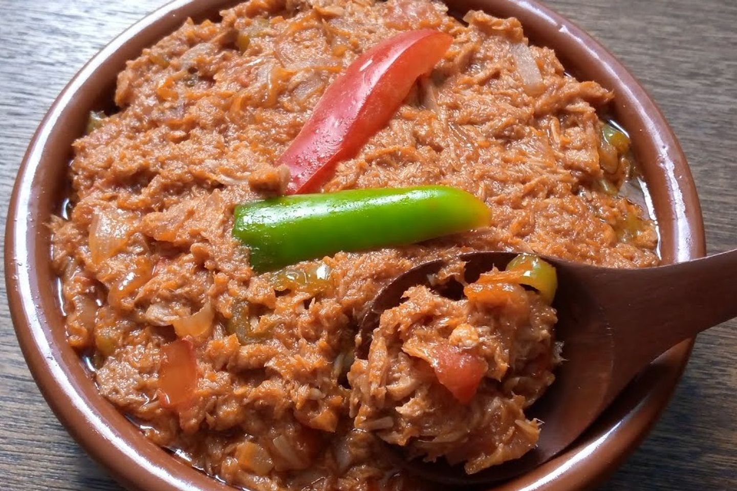 تونة بالبيض