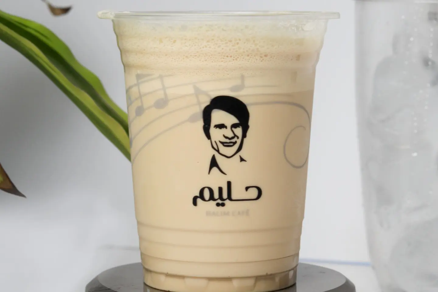 ايس شيكن وايت موكا