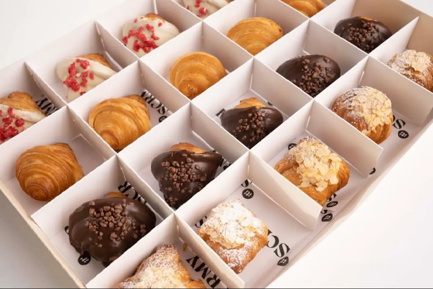 بوكس الجمعات ميني كروسان