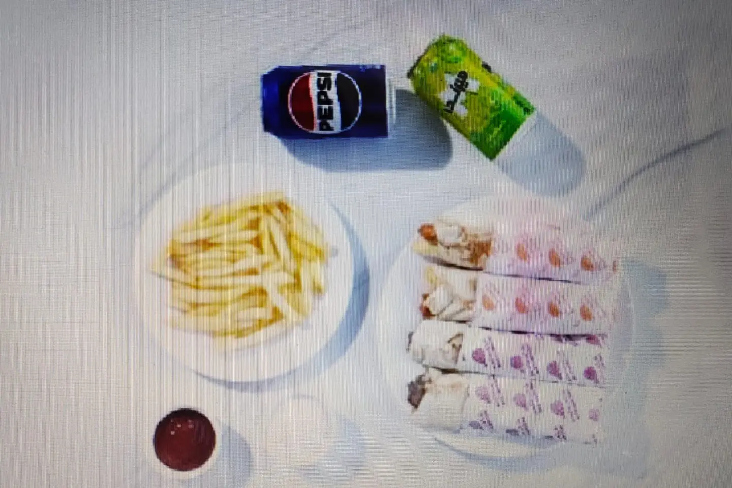 4 Grilled Sandwiches Meat Or Chicken + Fries + 2 Pepsi