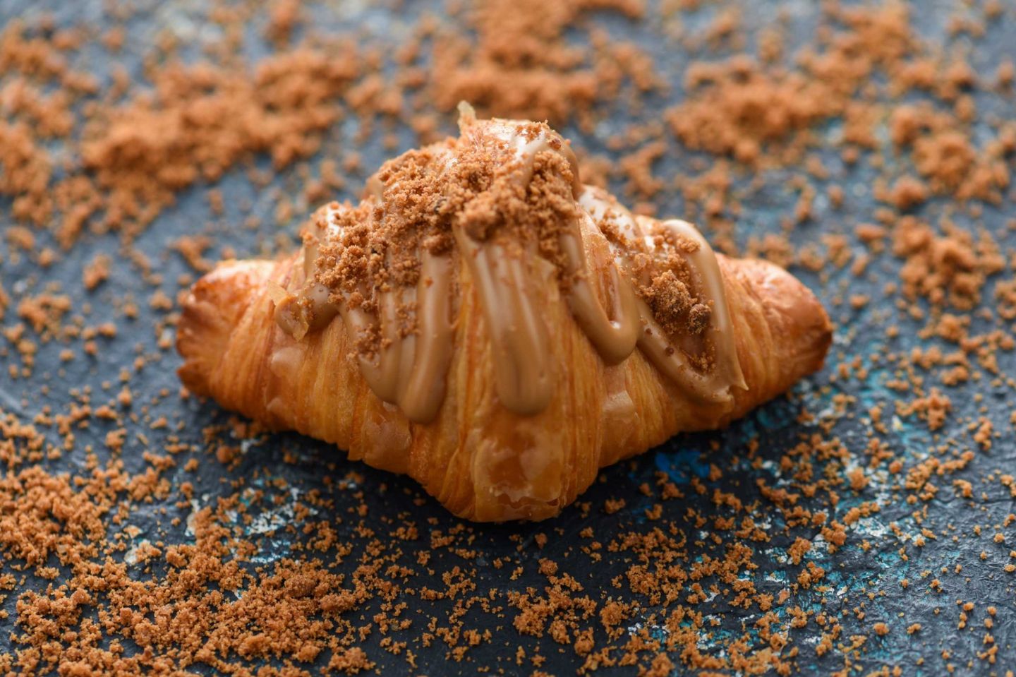 Lotus Mini Croissant
