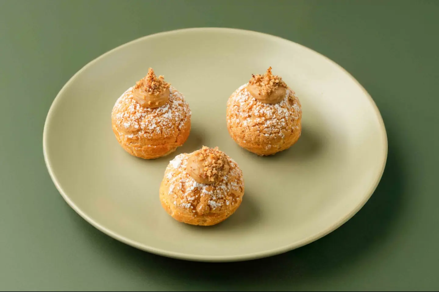 Cream Puffs With Dates