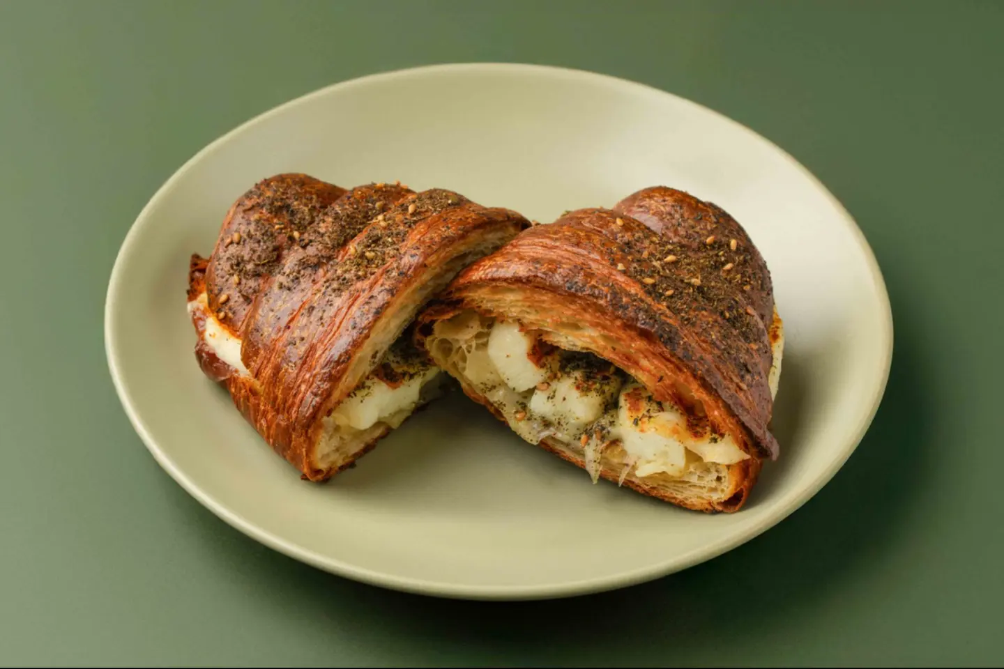 Croissant Zattar And Halloumi   Low Carb