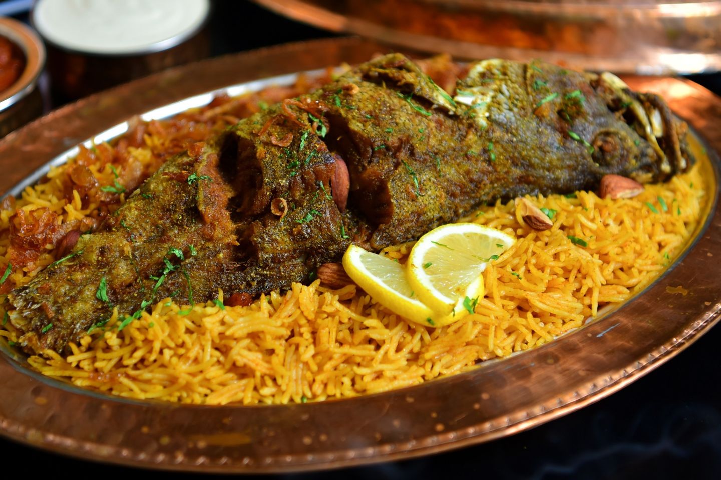 رز هذبه مع هامور