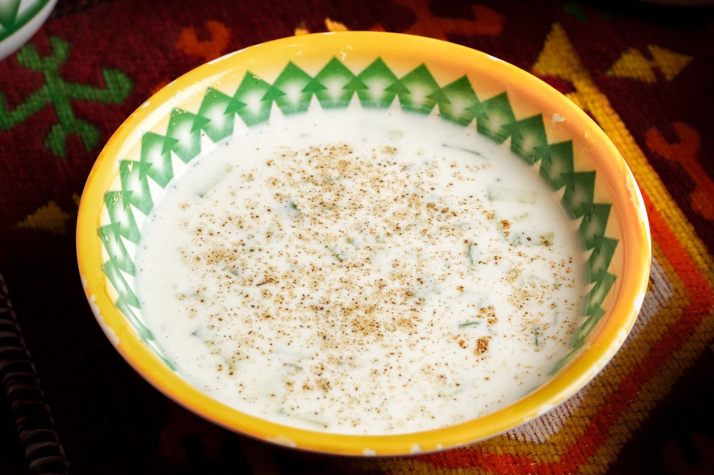 سلطة خيار لبن