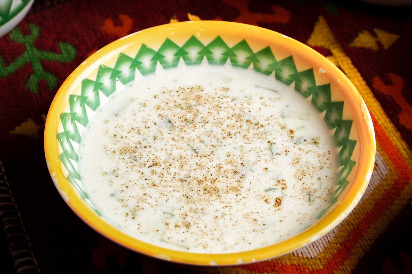 سلطة خيار لبن