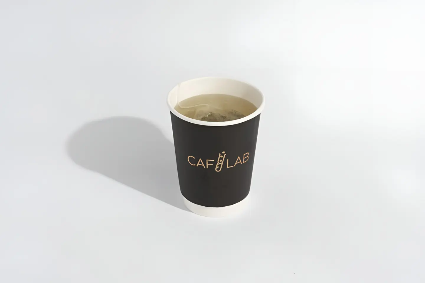 شاي احمر حار