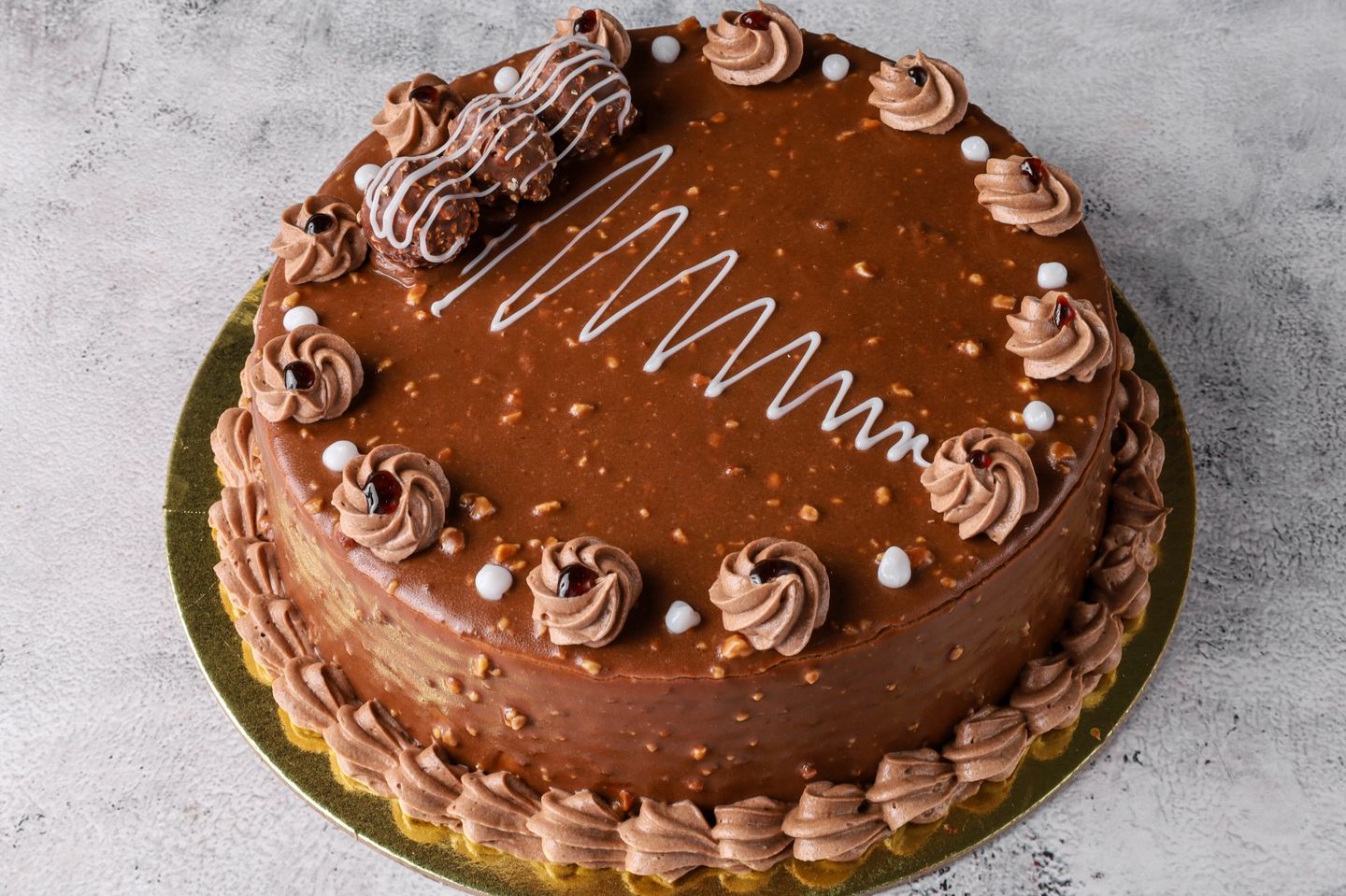 Rocher Cake Size 24 Cm
