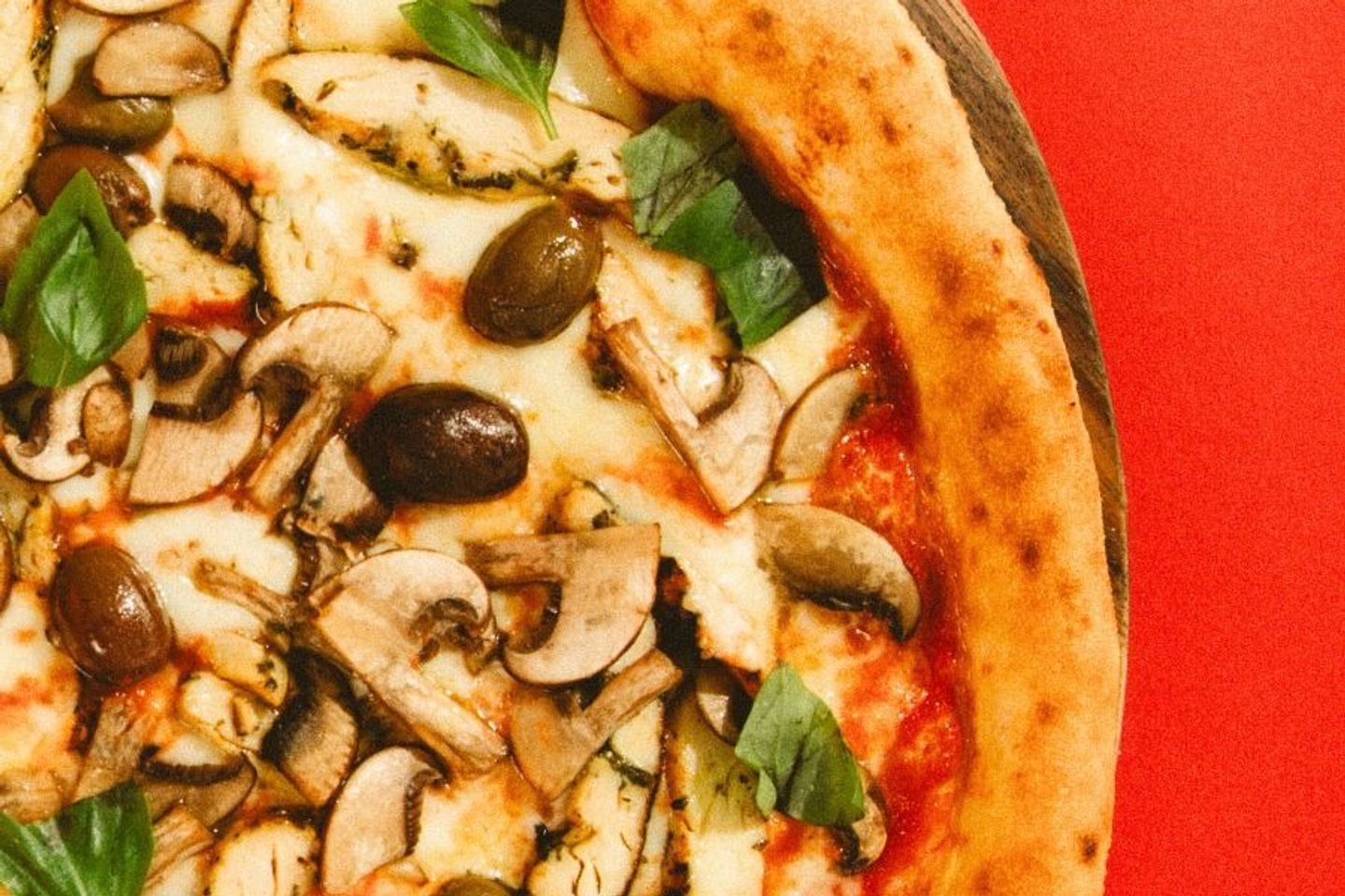 Mushroom And Chicken Pizza