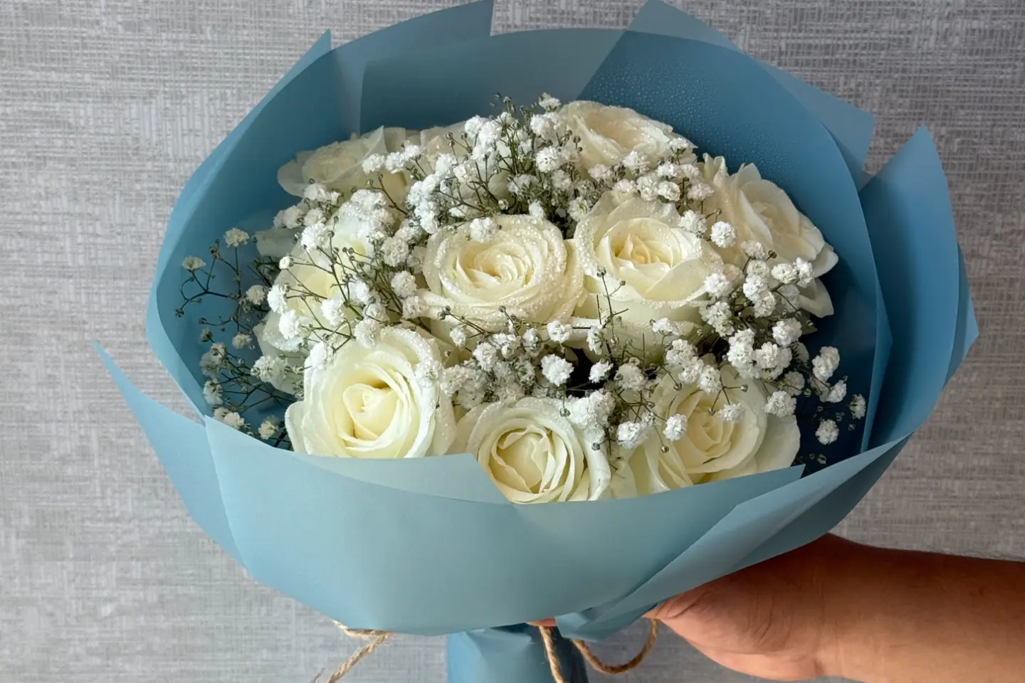 بوكيه المولود ورد ابيض