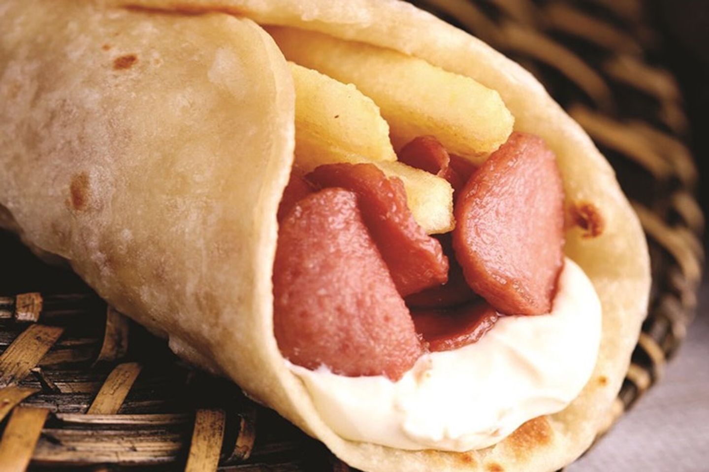 نقانق بالبيض والجبن