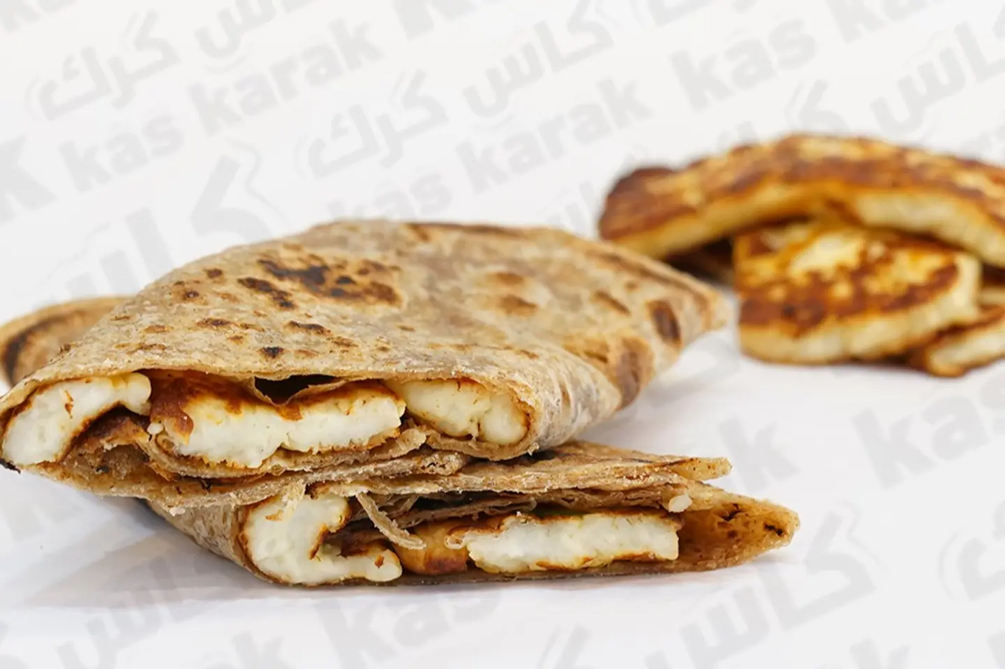 فطيرة بجبنة الحلوم