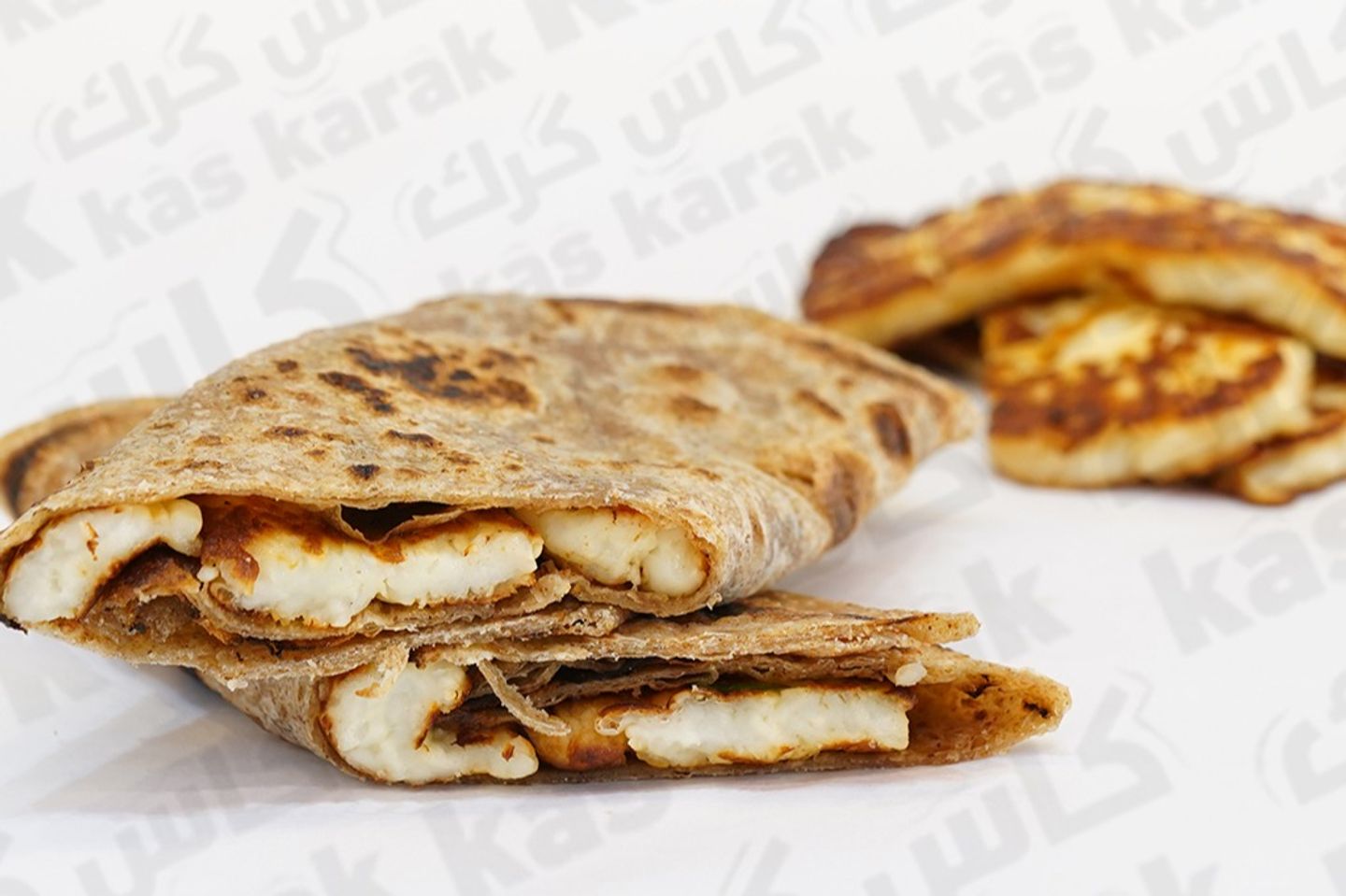 فطيرة بجبنة الحلوم