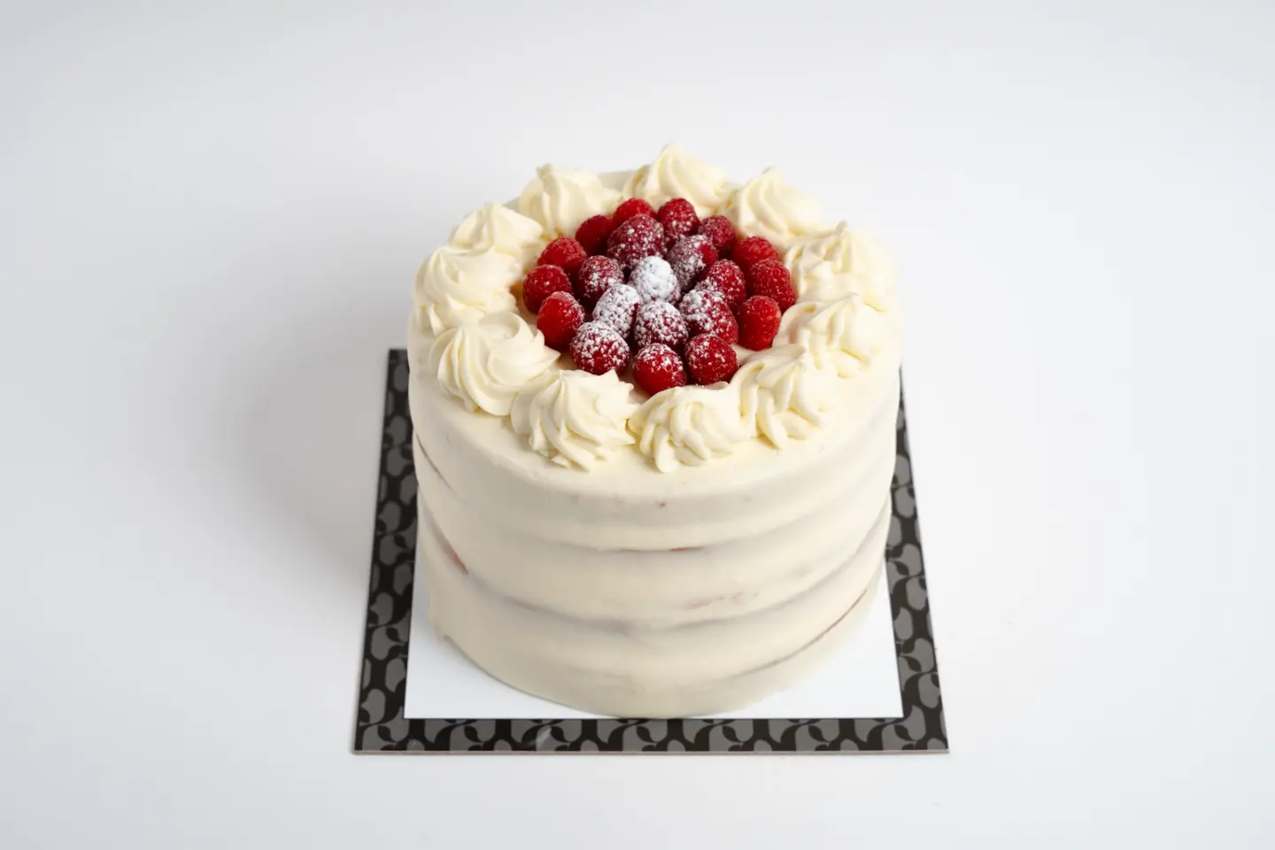 كيكة اليمون و التوت كبير