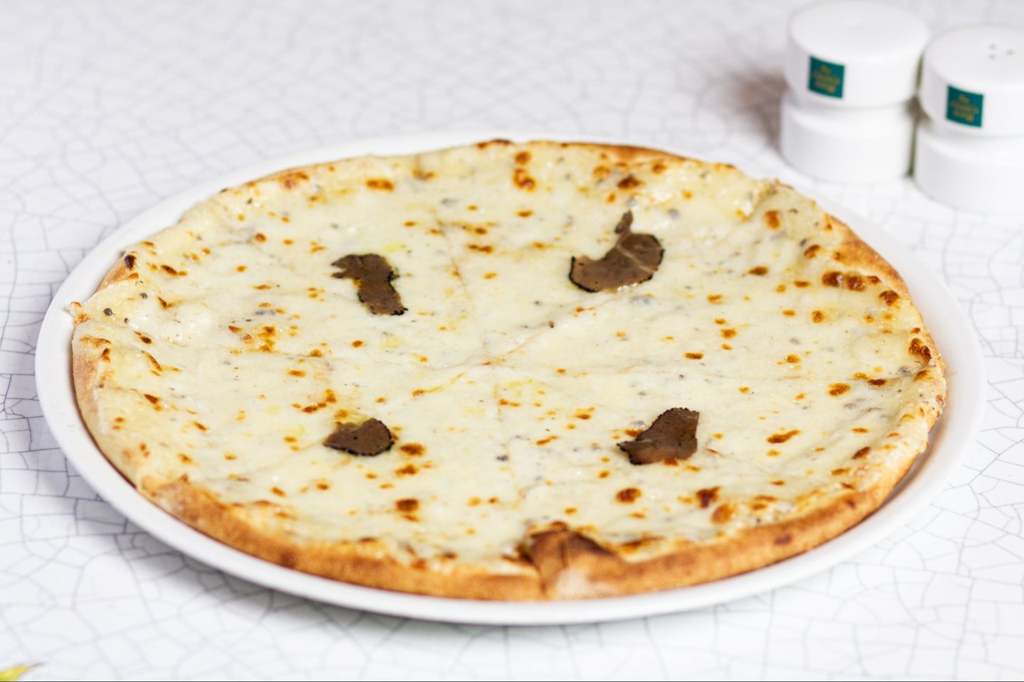 بيتزا الكمأة