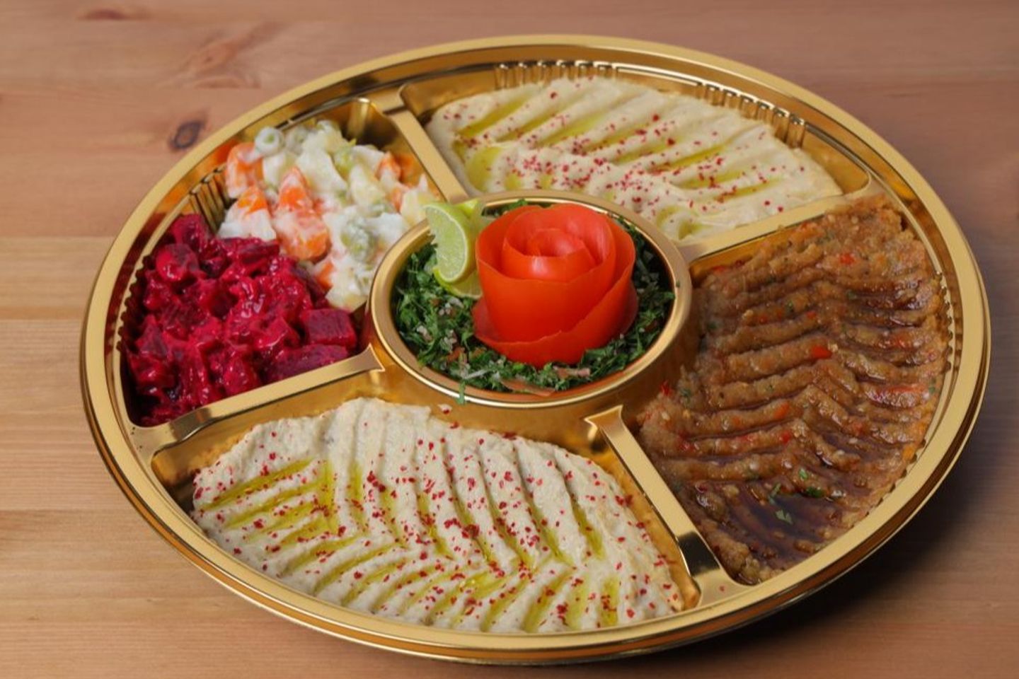 سلطات و مقبلات الحمراء