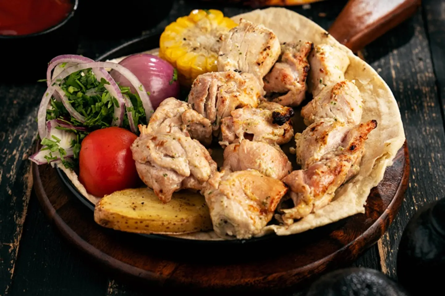 طاووق أبيض