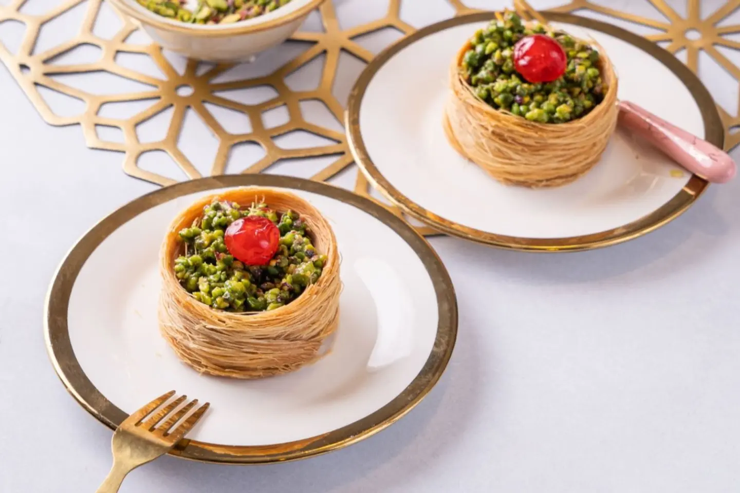 Ash Albulbul Pistachio Piece