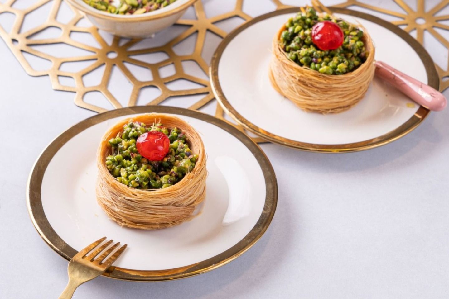 Ash Albulbul Pistachio Piece