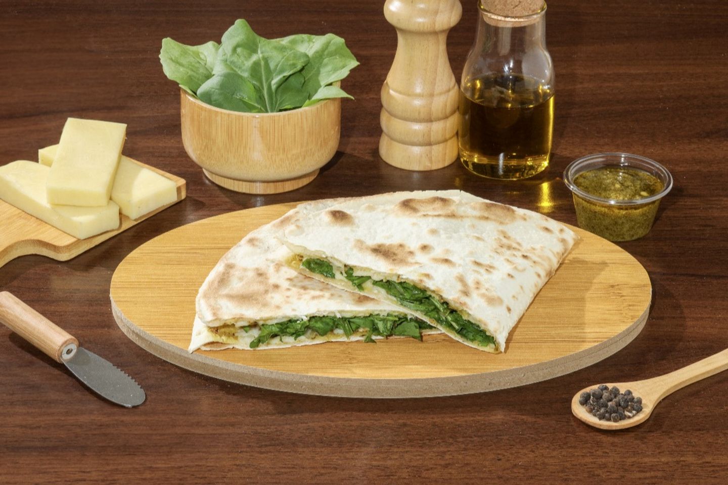 حلومي مع بيستو و جرجير