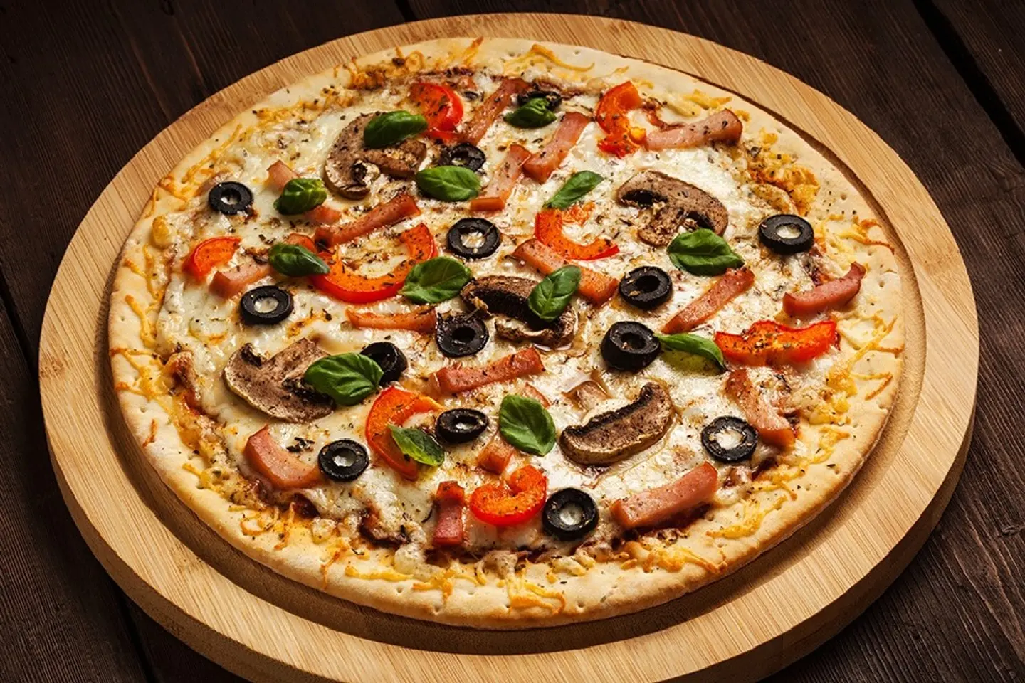 Vegetable Pizza With Hot Dog