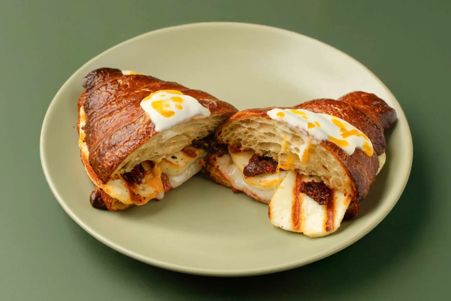 Croissant Halloumi With Tomato Pesto   Low Carb