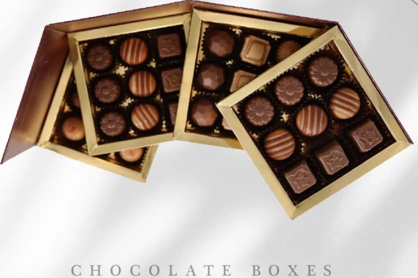 300 جرام  شوكولاتة  منوعة علبة مكياج