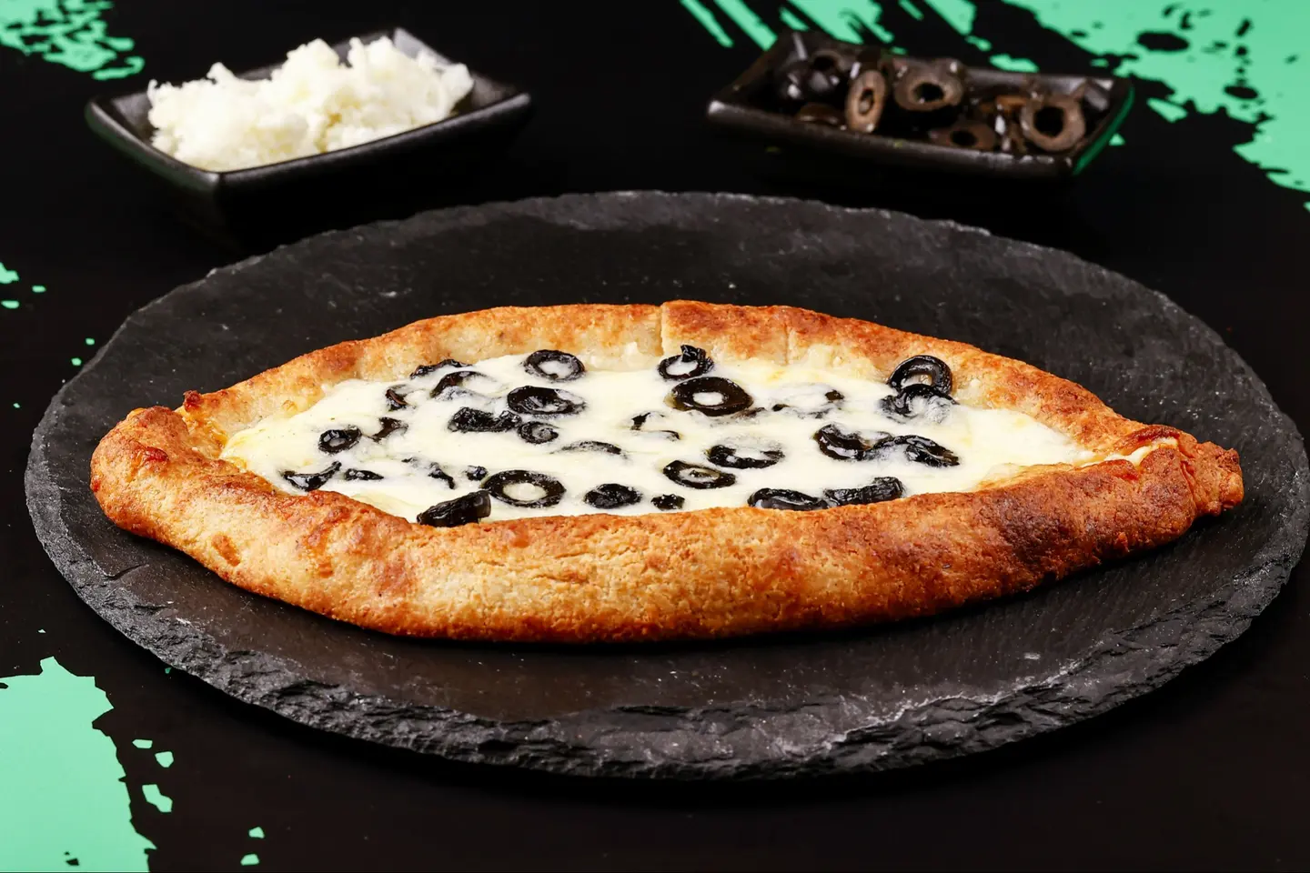 معجنات جبن بالزيتون- كيتو وخالية من الجلوتين